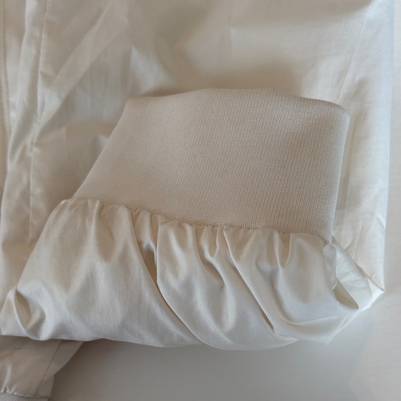 Nike Cream Hooded Windbreaker Jacket with Black Logo - Picture 5 of 7